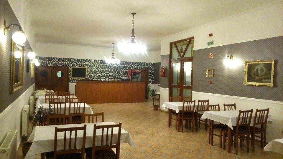 波尔曹乌鸦酒店 陶波尔曹 外观 照片
